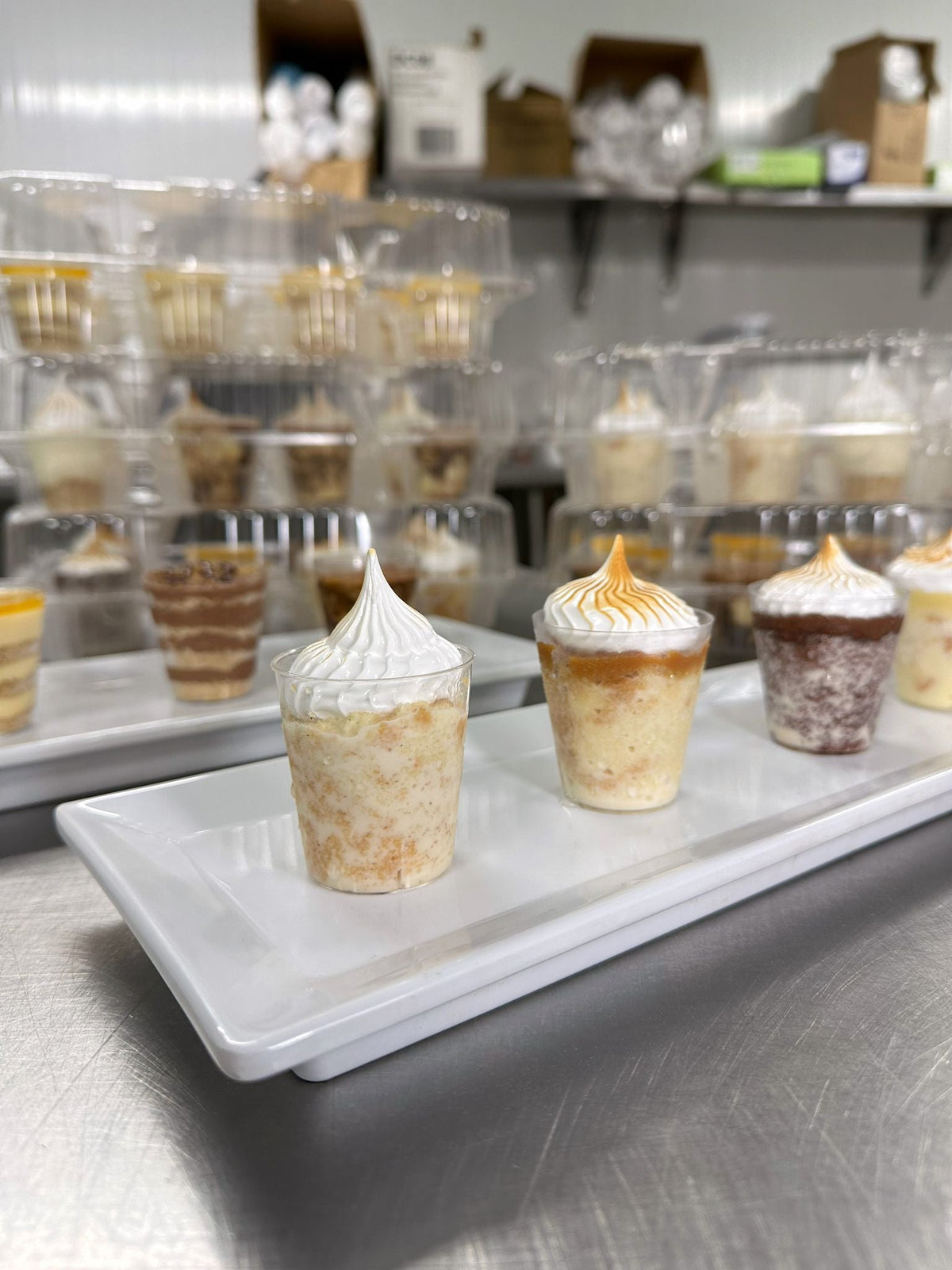 DOCENA DE SHOT DE CUATRO LECHES artesanal en Miami - Boni Bakery