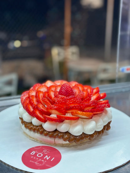 PAVLOVA DE FRESAS CON DULCE DE LECHE