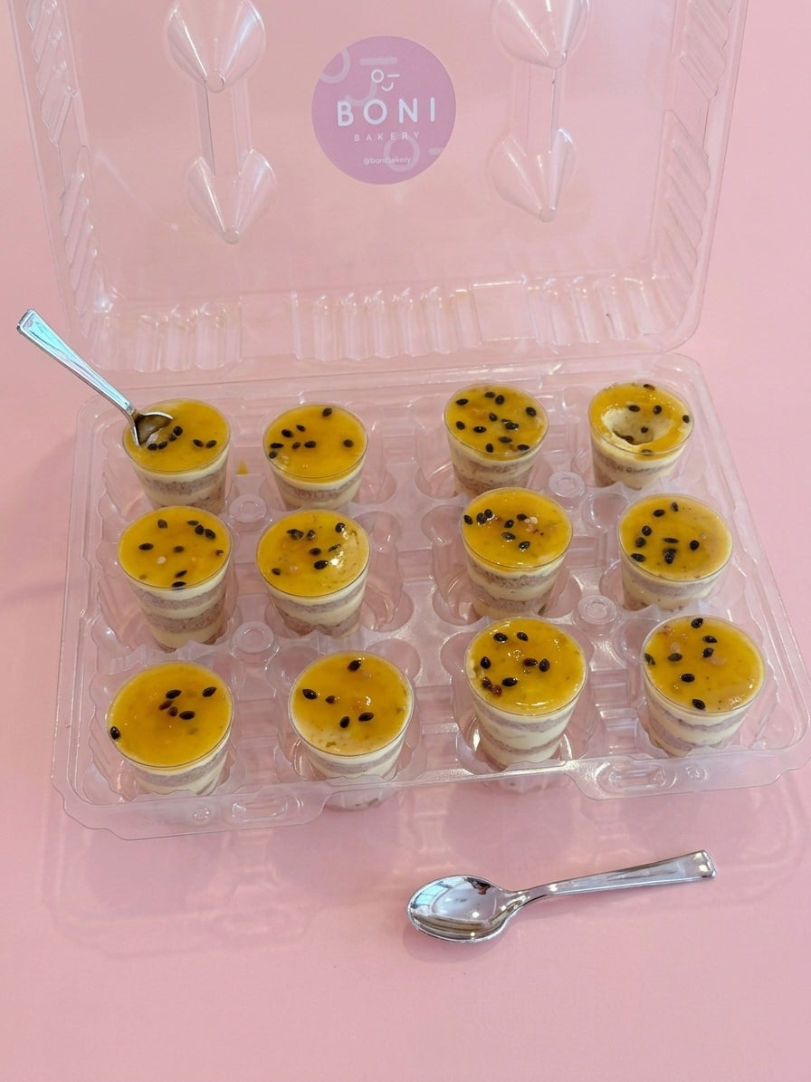 Docena de Shots de Marquesa de Parchita (12 pcs) | Mini Dulces Miami