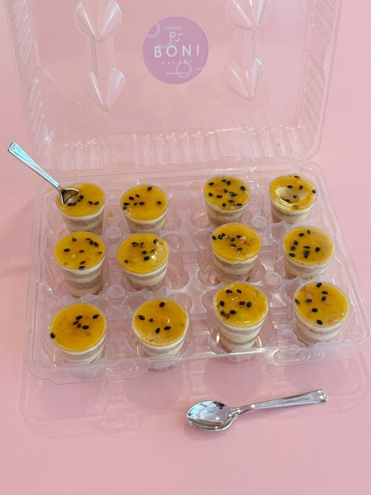 Docena de Shots de Marquesa de Parchita (12 pcs) | Mini Dulces Miami