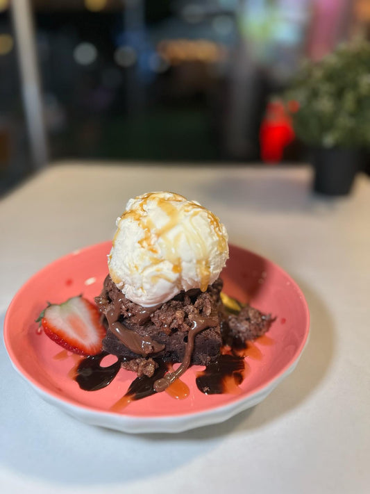 BROWNIE WITH ICE CREAM