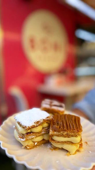 DOCENA DE MINI MILHOJAS TOPPING DE DULCE DE LECHE artesanal en Miami - Boni Bakery