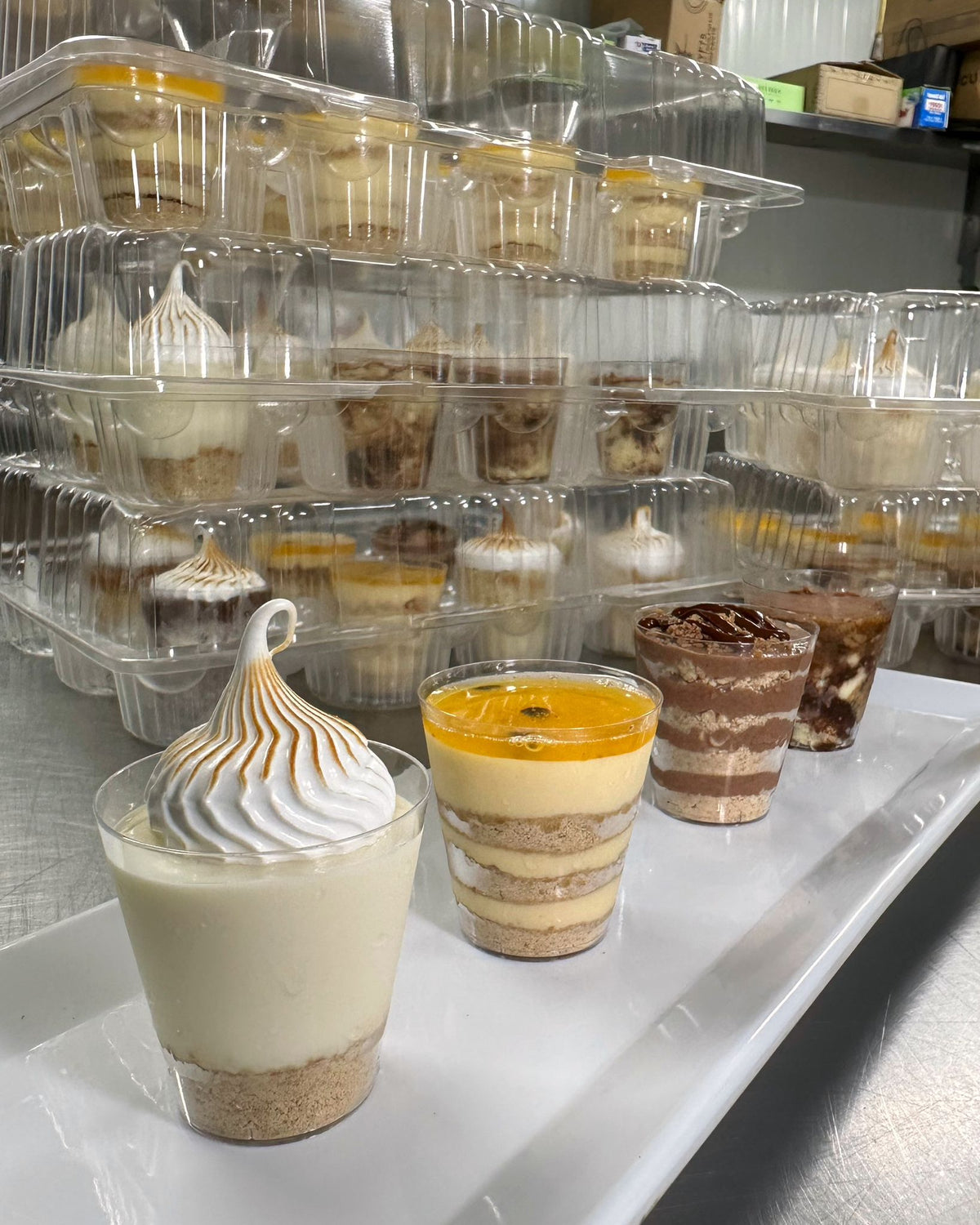 DOCENA DE SHOT DE BIENMESABE DE COCO artesanal en Miami - Boni Bakery