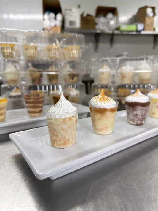 DOCENA DE SHOT DE CUATRO LECHES artesanal en Miami - Boni Bakery