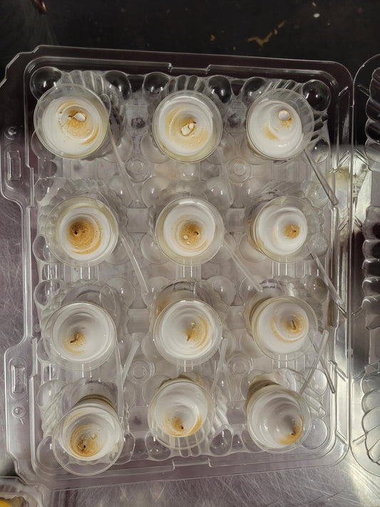 DOCENA DE SHOT DE TRES LECHES artesanal en Miami - Boni Bakery