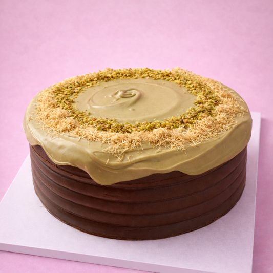 La mejor Dubai Chocolate Cake de Miami con pistacho y kataifi crujiente Boni Bakery