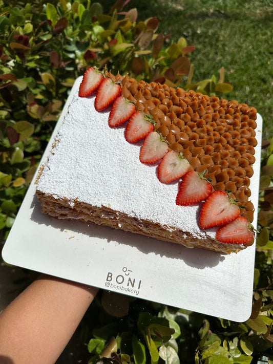 MILHOJAS MITAD DULCE DE LECHE Y M ITAD AZUCAR GLASS artesanal en Miami - Boni Bakery